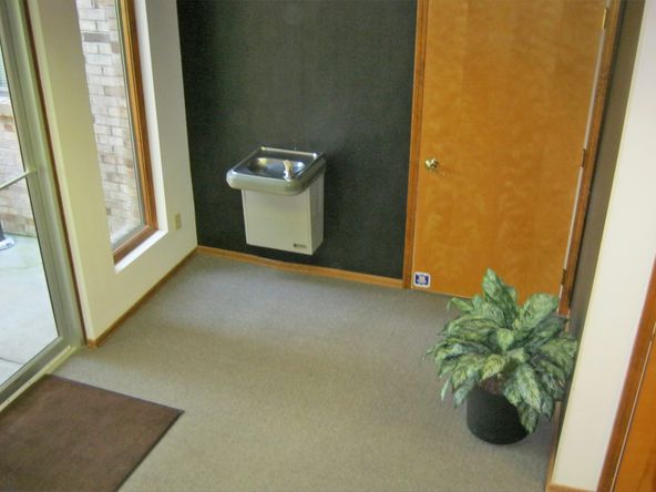 Premiere Office Space: 811 Ayrault Rd, Fairport, NY 14450